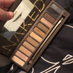Naked palette